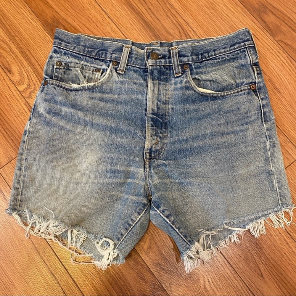 Levi’s Frayed Hem Women's Shorts